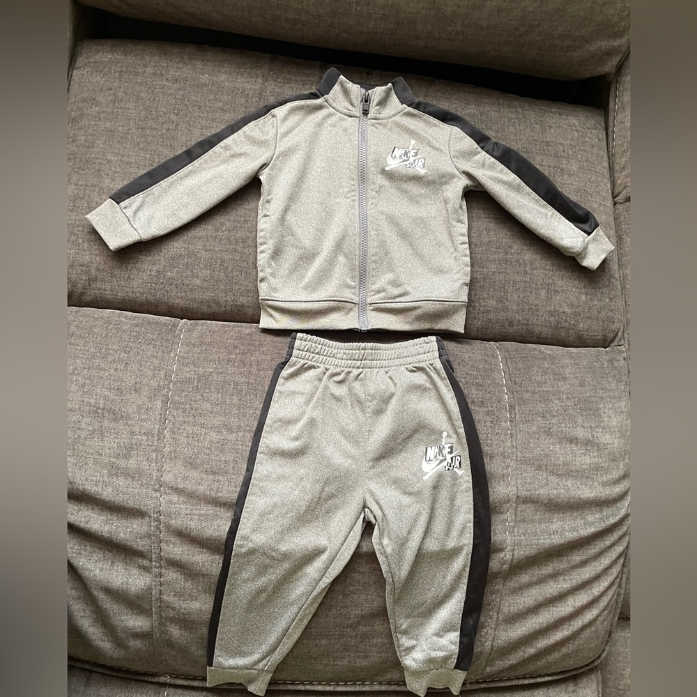 Nike Air Jordan 2 piece set